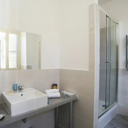 Town House 57 Affittacamere 2*